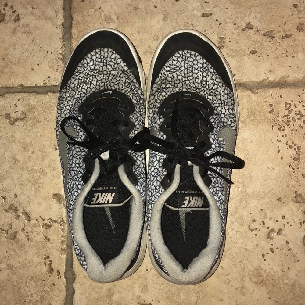 Nike flex experience RN 4 size 9.5